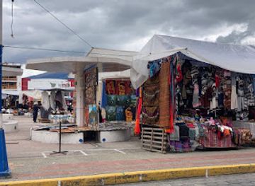 ecuador/pacific-coast/shop/plaza-de-ponchos
