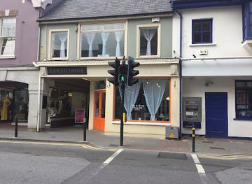 ireland/the-kerry-way/shop/macbees-boutique-killarney