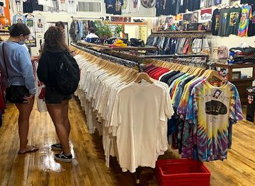 wisconsin/madison/state-street/shop/singlestitch-madison