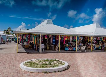 the-bahamas/lucaya/shop/port-lucaya-straw-market