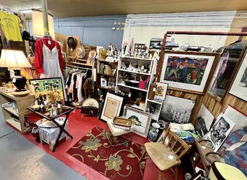 arizona/saguaro-national-park/shop/speedway-antique-mall