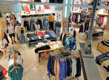 spain/catalonia/shop/urban-outfitters