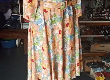 uganda/bwindi-impenetrable-national-park/shop/gaudy-s-boutique