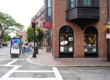 massachusetts/boston/beacon-hill/shop/green-eyed-daisy