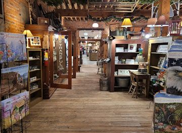 wisconsin/great-river-road/shop/cannery