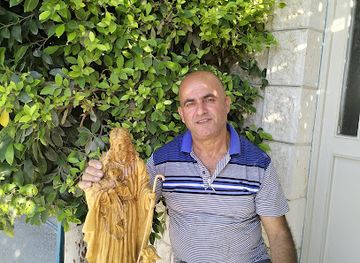 israel/bethlehem/shop/holy-family-jaraysa-olive-wood