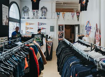 canada/winnipeg/shop/clothing-bakery