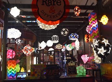 canada/quebec/shop/rare-different-lampes-lotus-jeux-gift-shop-boutique-cadeaux