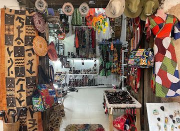 tanzania/stone-town/shop/geraldz-fabric-cultural-shops
