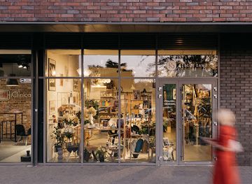 poland/krakow/podgorze/shop/things-alone