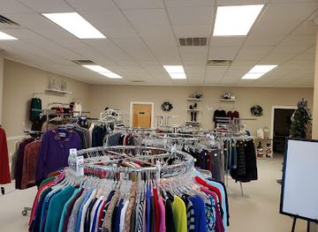 north-carolina/new-bern/shop/helping-hands-boutique