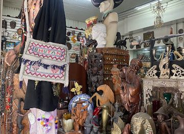 thailand/chiang-mai/old-city/shop/rojana-art-souvenirs