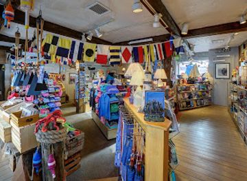 new-hampshire/seacoast/shop/tugboat-alley