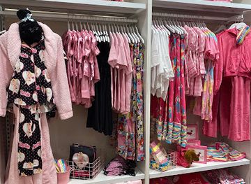 australia/murray-region/shop/peter-alexander-albury