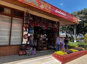guatemala/caribbean-coast/shop/handcrafts-market