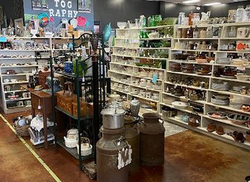 mississippi/north-mississippi/shop/timeless-treasures-antique-market