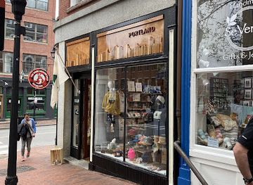 maine/portland/east-end/shop/the-maine-souvenir-shop-portland