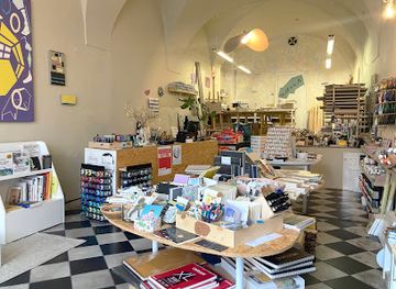 czechia/olomouc/shop/umbra-vytvarne-potreby