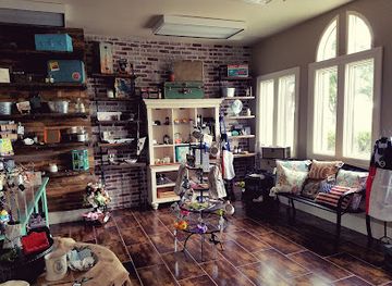 arkansas/grand-prairie/shop/trunk-stop-gift-shop