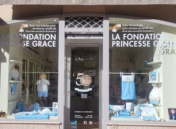 monaco/monaco-harbor/shop/shop-du-rocher-monte-carlo