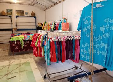 the-bahamas/exuma-cays-land-and-sea-park/shop/androsia-factory