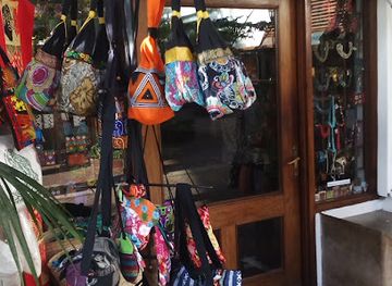 tanzania/ruaha-national-park/shop/nia-hand-crafts