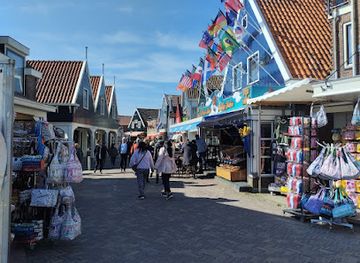 netherlands/volendam/shop/tobben-gifts-souvenirs-b-v
