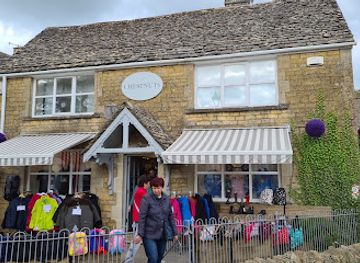 united-kingdom/cotswolds/shop/chestnuts-fashion-fix