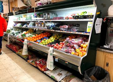 maine/sugarloaf-mountain/shop/mountainside-grocers
