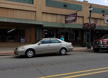 arkansas/conway/shop/jenifer-s-antiques