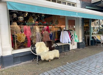 netherlands/the-hague/statenkwartier/shop/luna-azul