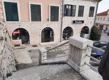 montenegro/herceg-novi/shop/paradiso