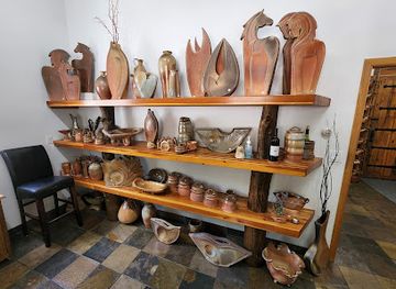 new-mexico/enchanted-circle/shop/enchanted-circle-pottery