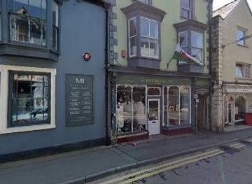 united-kingdom/carmarthenshire/shop/urban-alley-vintage