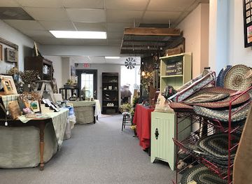 missouri/st-francois-mountains/shop/the-fancy-crow