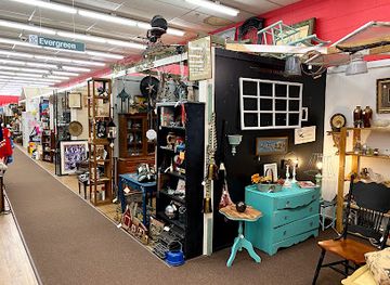 arkansas/little-rock/shop/midtown-vintage-market