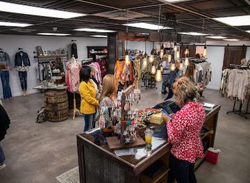 michigan/bay-city/shop/a-boutique-by-rachel-clark