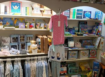 massachusetts/martha-s-vineyard/shop/off-main