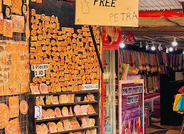 jordan/petra/shop/king-of-scarves-in-petra