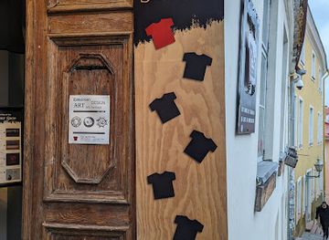 estonia/tallinn/shop/short-leg-shirt-shop