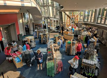 washington/seattle/shop/spacebase-gift-shop-at-the-space-needle