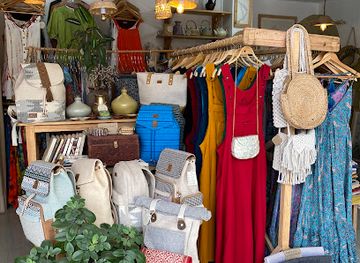 nepal/pokhara/lakeside/shop/earthly-treasures-pokhara