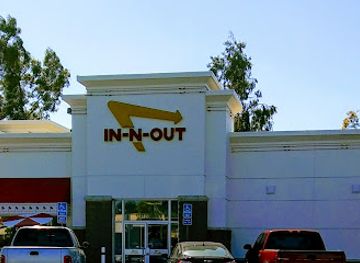 california/oxnard/shop/esplanade-shopping-center