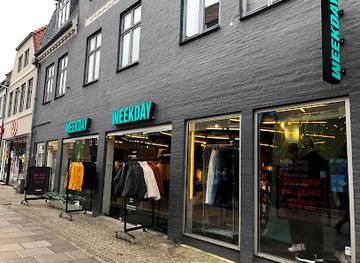 denmark/aalborg/shop/weekday