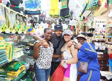 jamaica/montego-bay/shop/sunshine-souvenirs