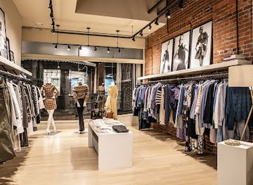 tennessee/ruby-falls/shop/embellish-collection