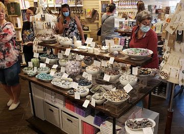 connecticut/housatonic-valley/shop/becca-rose