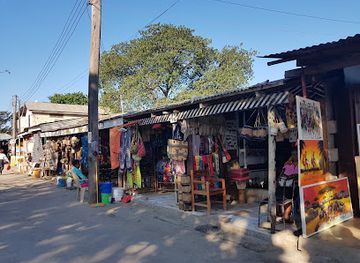 tanzania/southern-highlands/shop/mwenge-woodcavers-market