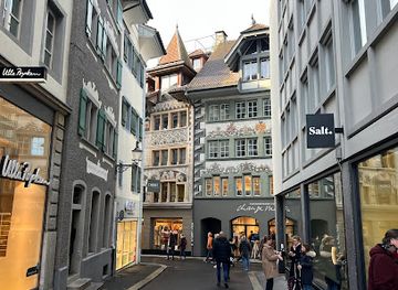 switzerland/lucerne/old-town/shop/changemaker