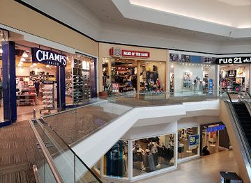 wisconsin/milwaukee/east-side/shop/southridge-mall